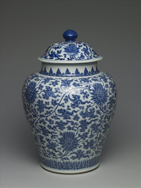 青花番蓮紋蓋罐