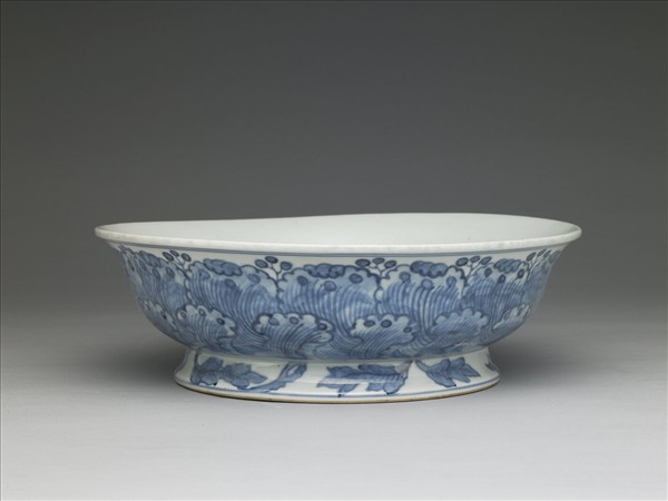 青花花卉紋盤