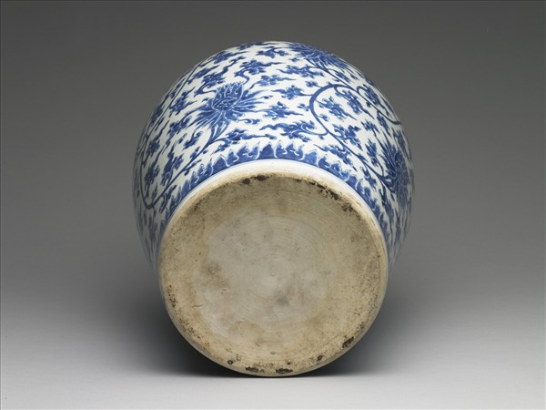 青花纏枝番蓮紋蓋罐