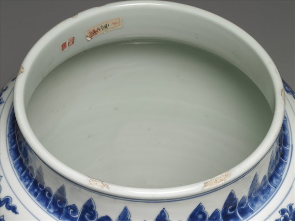 青花纏枝番蓮紋蓋罐