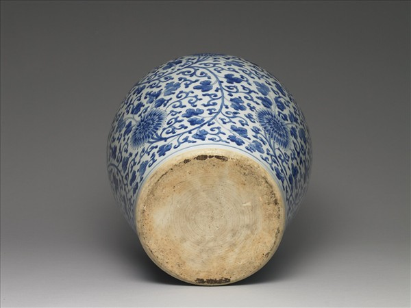 青花纏枝菊花紋蓋罐