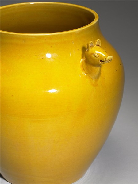 黃釉雙獸耳尊