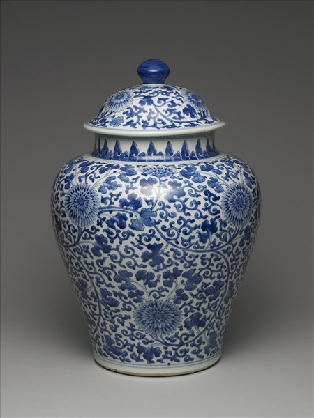 青花纏枝菊花紋蓋罐