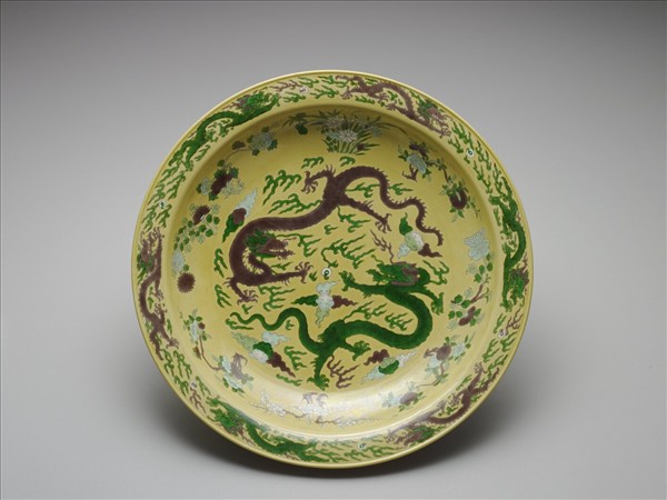 ②宮城三成 緑釉薬 角大壺 魚紋 蟹紋 烏賊紋 蛸紋 鑲嵌松綠石獸面紋匕- 故宮