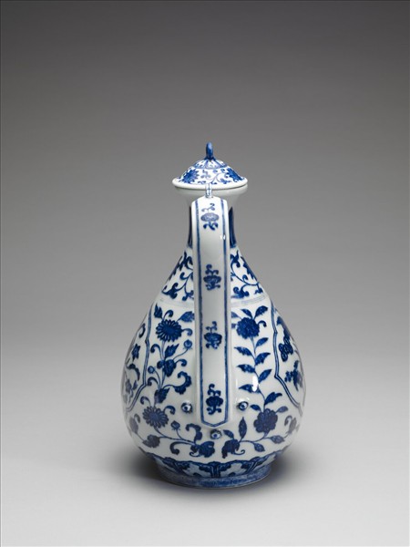 青花荔枝桃實紋執壺