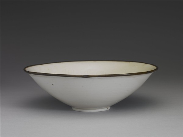 定窯 白瓷劃花蓮紋碗