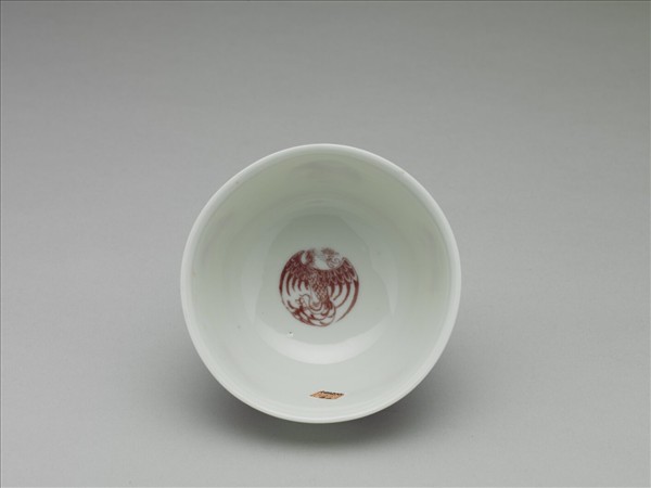白瓷釉裡紅團鳳紋杯
