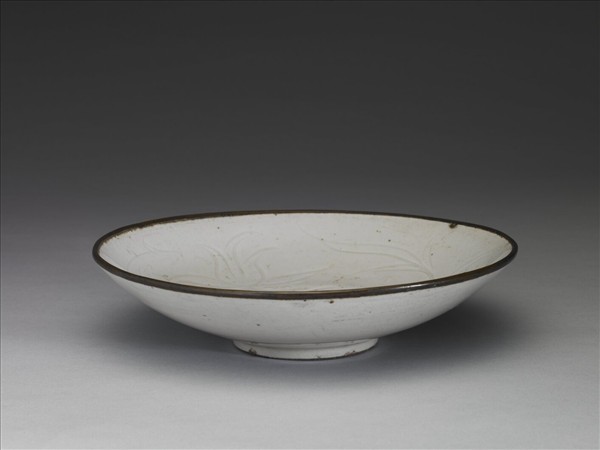 定窯 白瓷劃花蓮紋盤