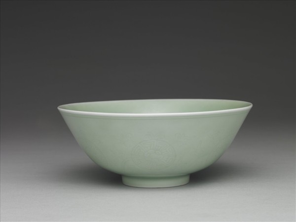 冬青釉暗花碗