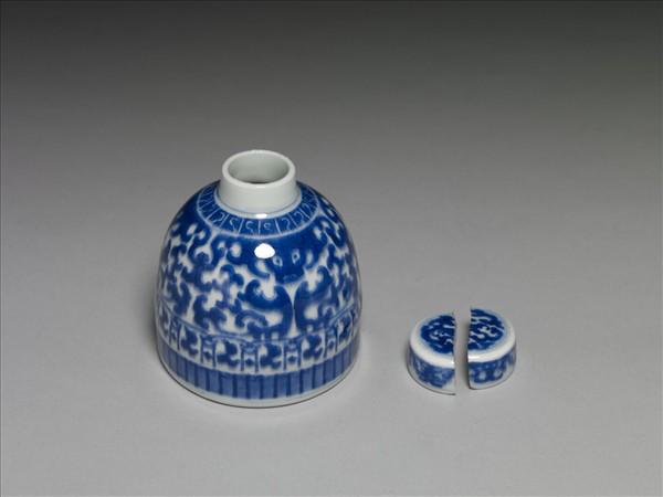 青花夔龍紋蓋罐