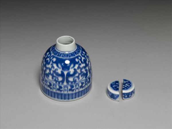 青花夔龍紋蓋罐