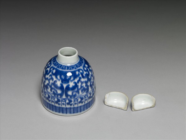 青花夔龍紋蓋罐