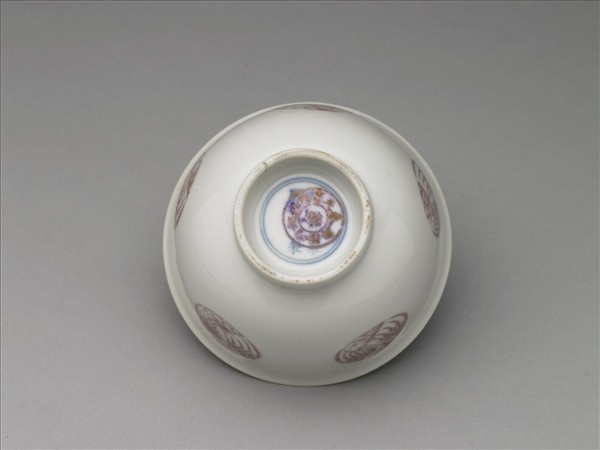 白瓷釉裡紅團鳳紋杯