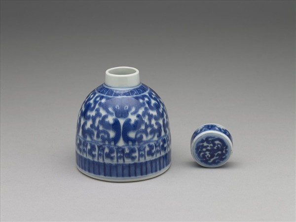 青花夔龍紋蓋罐