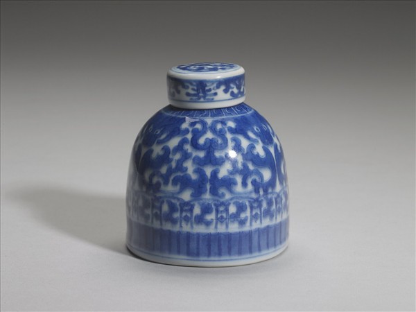 青花夔龍紋蓋罐