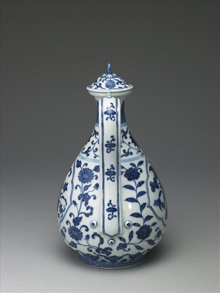 青花荔枝桃實紋執壺