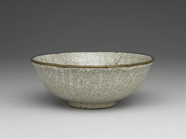 哥窯 青瓷葵口碗