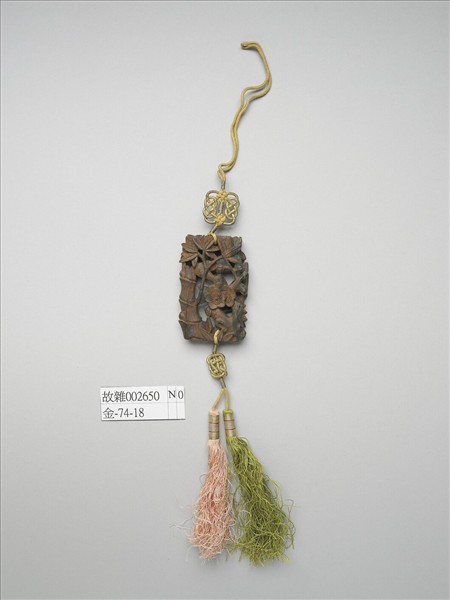 茄楠木雕梅竹香佩