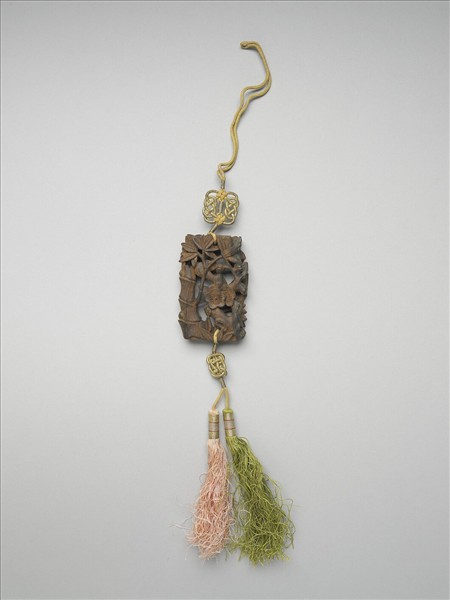 茄楠木雕梅竹香佩