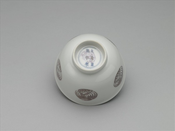 白瓷釉裡紅團鳳紋杯