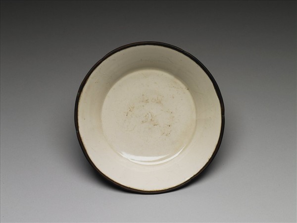 定窯 白瓷葵口折腰盤