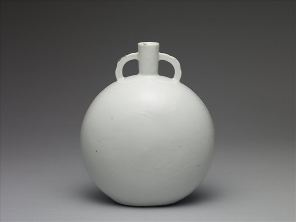 白瓷雙耳扁壺