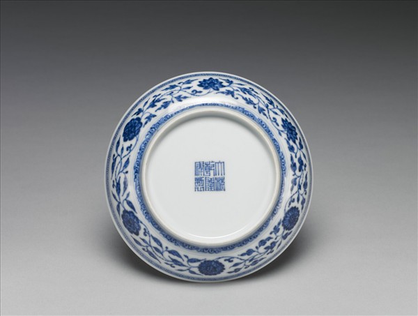 青花四季花卉紋盤