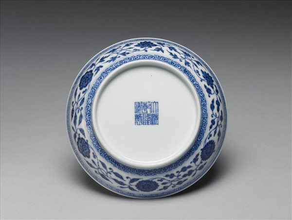 青花四季花卉紋盤