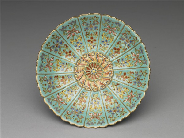 洋彩番蓮紋高足盤