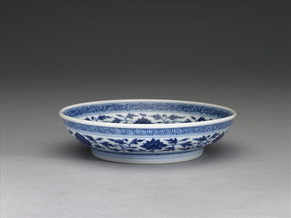 青花四季花卉紋盤