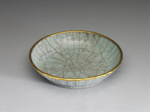 官窯 青瓷菊花式盤