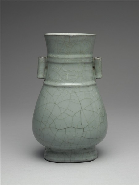 官窯 青瓷弦紋貫耳壺