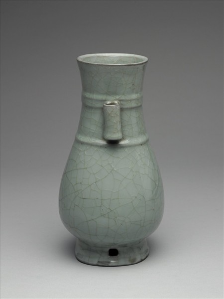 官窯 青瓷弦紋貫耳壺