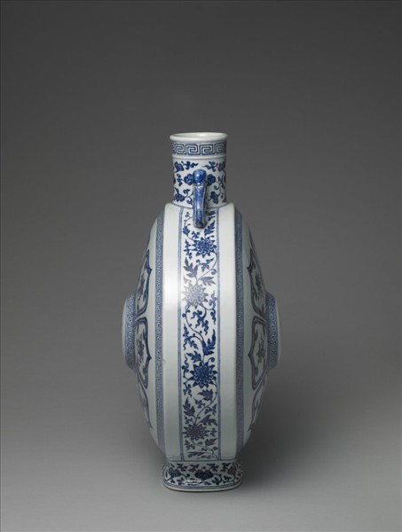 青花八寶紋雙耳扁壺