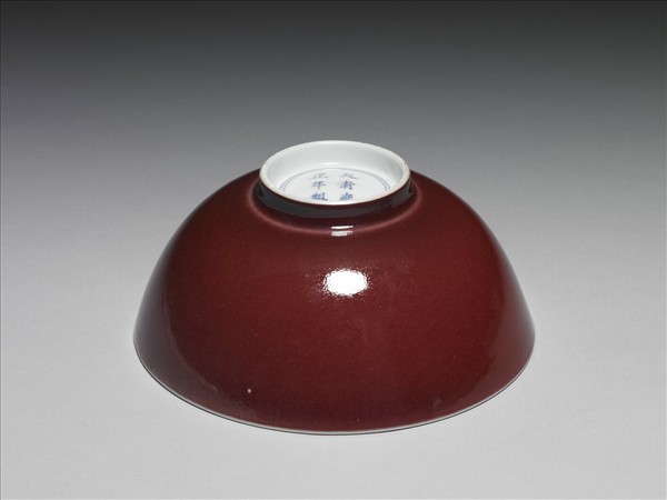 霽紅釉碗