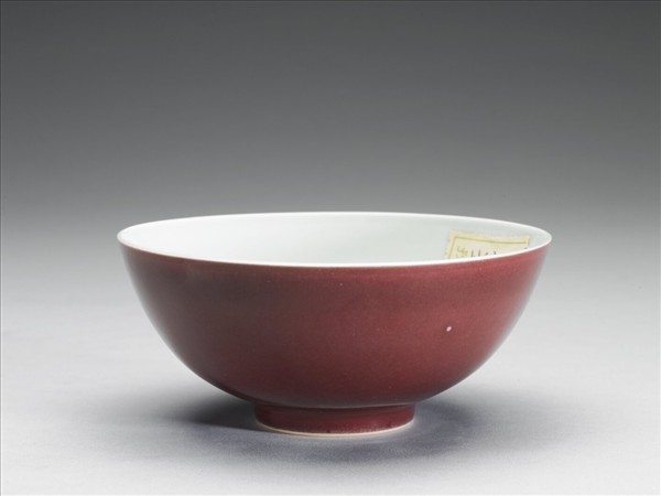 霽紅釉碗