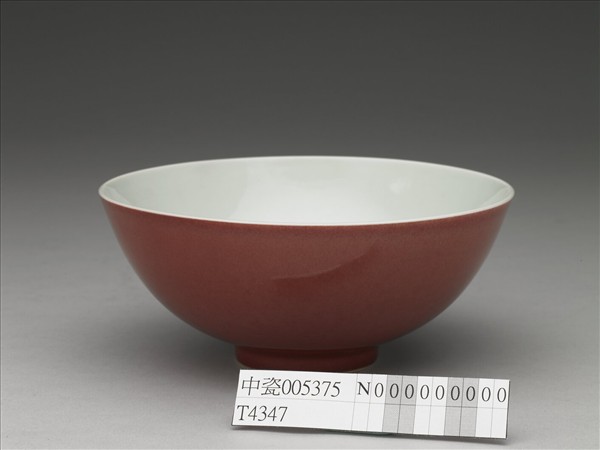 霽紅釉碗