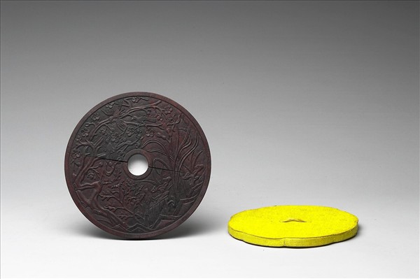 雕刻木蓋附朱洤〈花卉〉