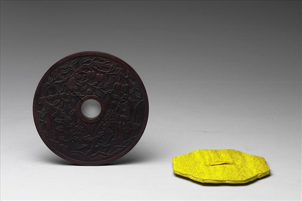 〈寧壽續鑑‧第三十七冊〉鏡匣雕刻木蓋