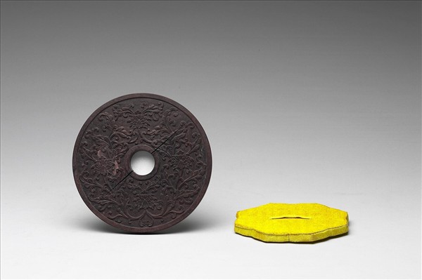 〈寧壽續鑑‧第三十九冊〉鏡匣雕刻木蓋