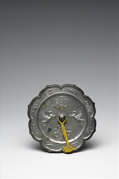 瑞花對鳥菱花鏡