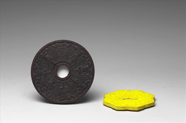 〈寧壽續鑑‧第四十三冊〉鏡匣雕刻木蓋