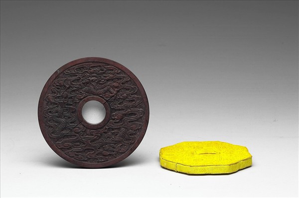 〈寧壽續鑑‧第四十五冊〉鏡匣雕刻木蓋