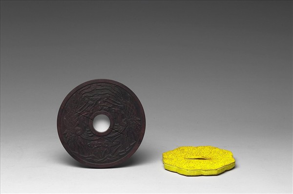 〈寧壽續鑑‧第四十六冊〉鏡匣雕刻木蓋