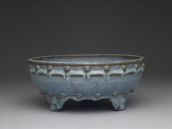 鈞窯 月白釉鼓釘洗