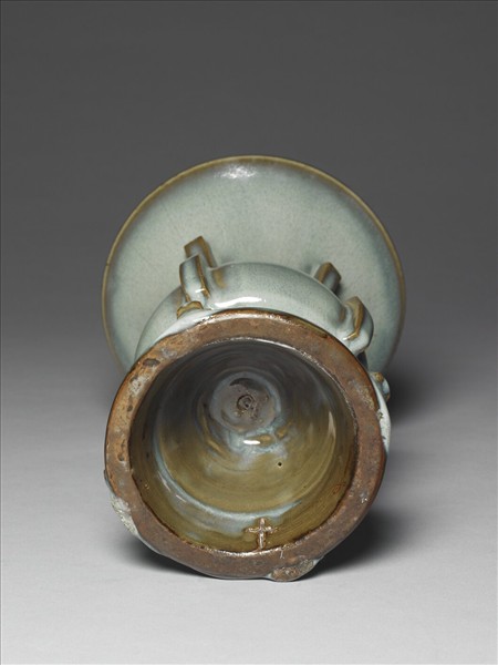 鈞窯 月白釉出戟尊