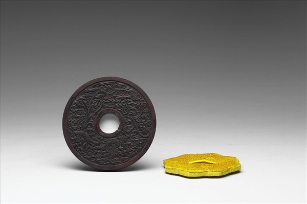 〈寧壽續鑑‧第四十七冊〉鏡匣雕刻木蓋附周禮〈山水〉