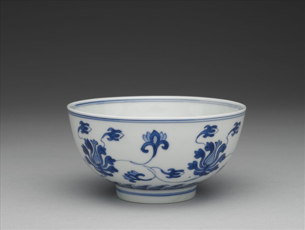 青花番蓮紋碗
