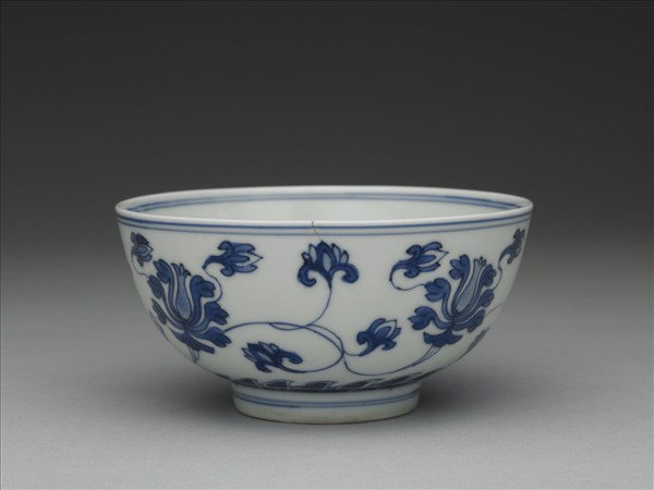 青花番蓮紋碗