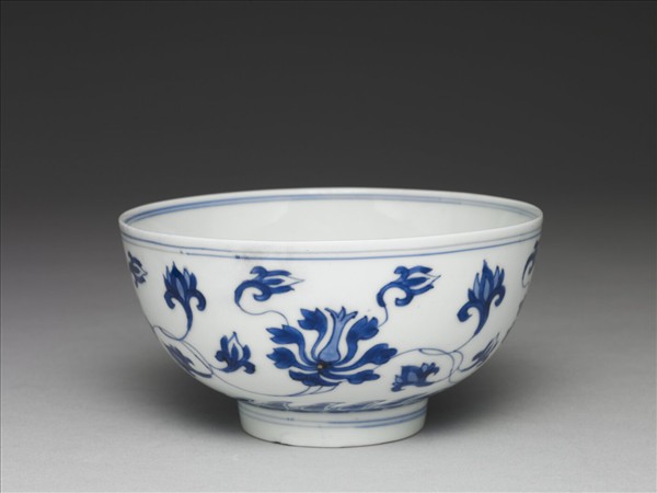 青花番蓮紋碗